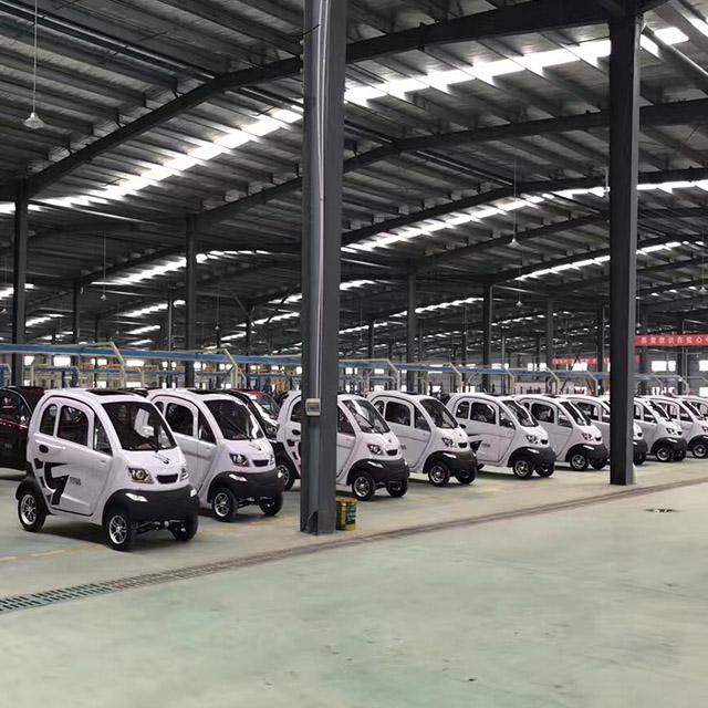 60km Travel Range Small Electric Cars , 60V 60Ah Battery Red Colour 4 Wheels Small Battery Car