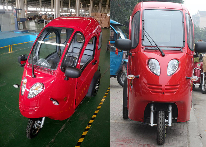 Passenger Enclosed Electric Tricycle 60 V 800 W 2 Seats For Adult 25 Km/H